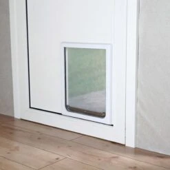 Trixie 2-Weg Hondenluik Wit - M-XL 39 X 45 CM -Hondenproducten 1200x1200 1183