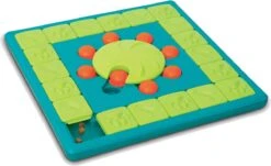 Nina Ottosson Interactieve Hondenpuzzel Vulbaar Met Snacks Voor De Slimste Honden - Outward Hound Multipuzzle 22 Nina Ottosson Interactieve Hondenpuzzel Vulbaar Met Snacks Voor De Slimste Honden - Outward Hound Multipuzzle -Hondenproducten 1200x732 5