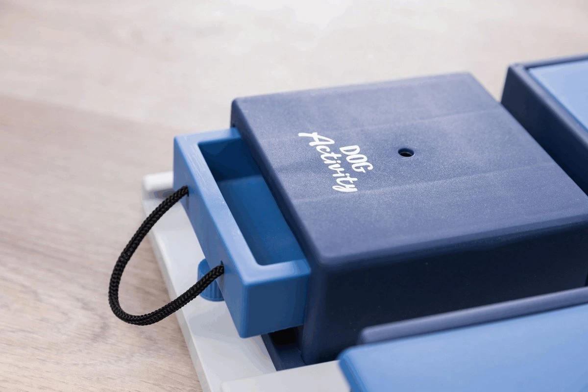 Trixie Dog Activity Poker Box 1 - 31X31 CM 17 Trixie Dog Activity Poker Box 1 - 31X31 CM - Afbeelding 15