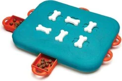Nina Ottosson Dog Casino - Turquoise/Oranje - 31,5 X 26 X 4,5 Cm -Hondenproducten 1200x800 97