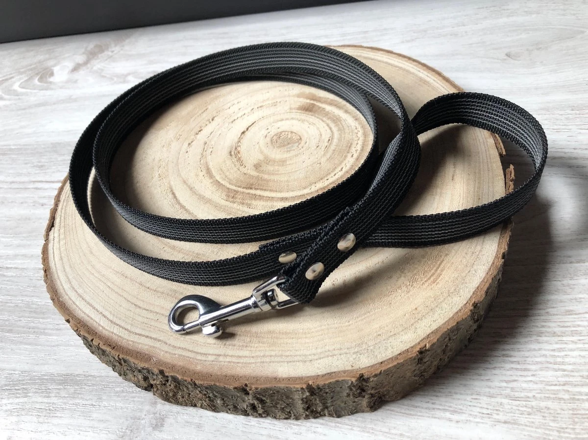 Merkloos Hondenriem - Antislip Lijn - 3 Meter - Zwart - Training - Anti Slip - Volglijn - Looplijn - Speurlijn - Puppy 4 Merkloos Hondenriem - Antislip Lijn - 3 Meter - Zwart - Training - Anti Slip - Volglijn - Looplijn - Speurlijn - Puppy - Afbeelding 2